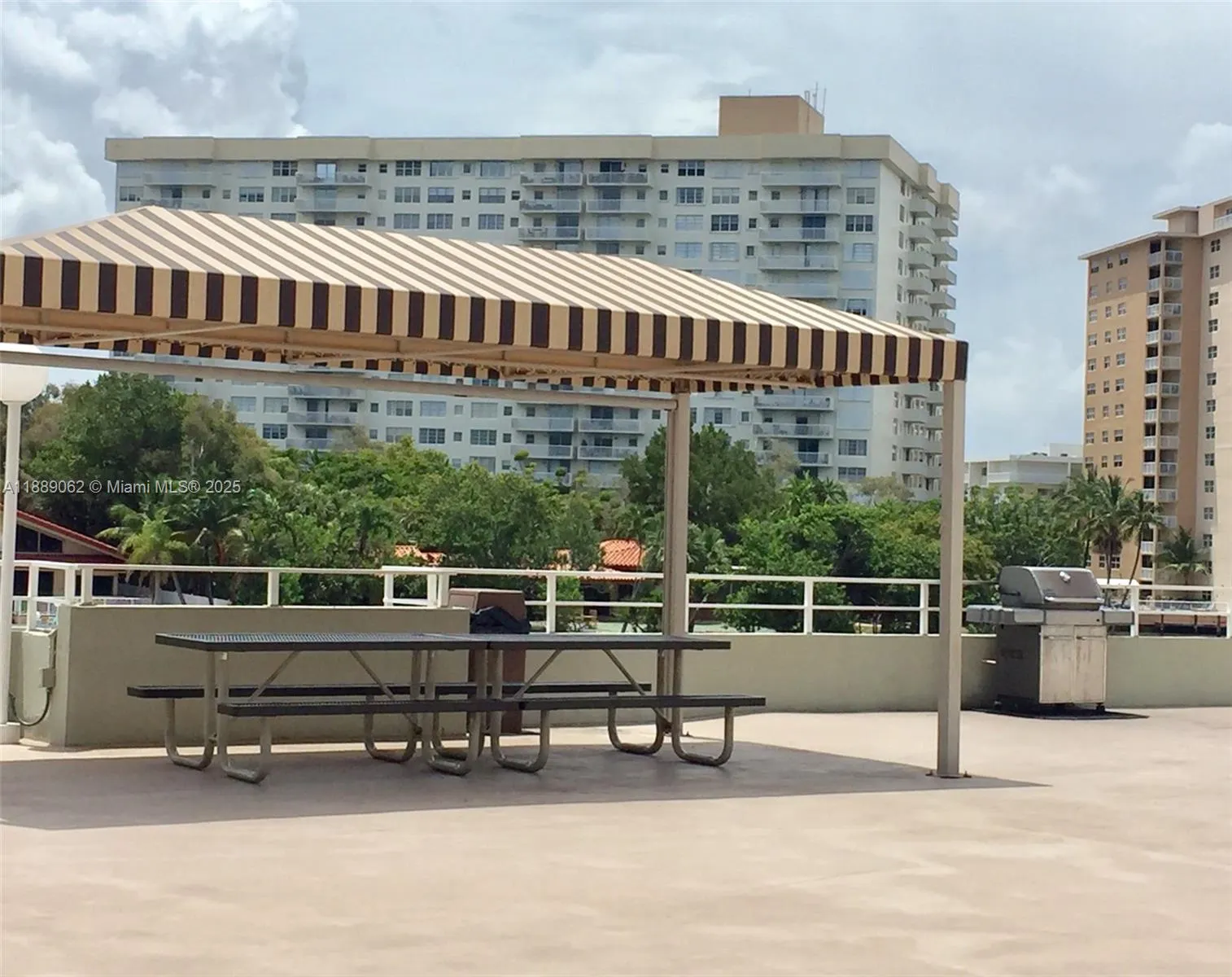 1950 S Ocean Dr, #20M