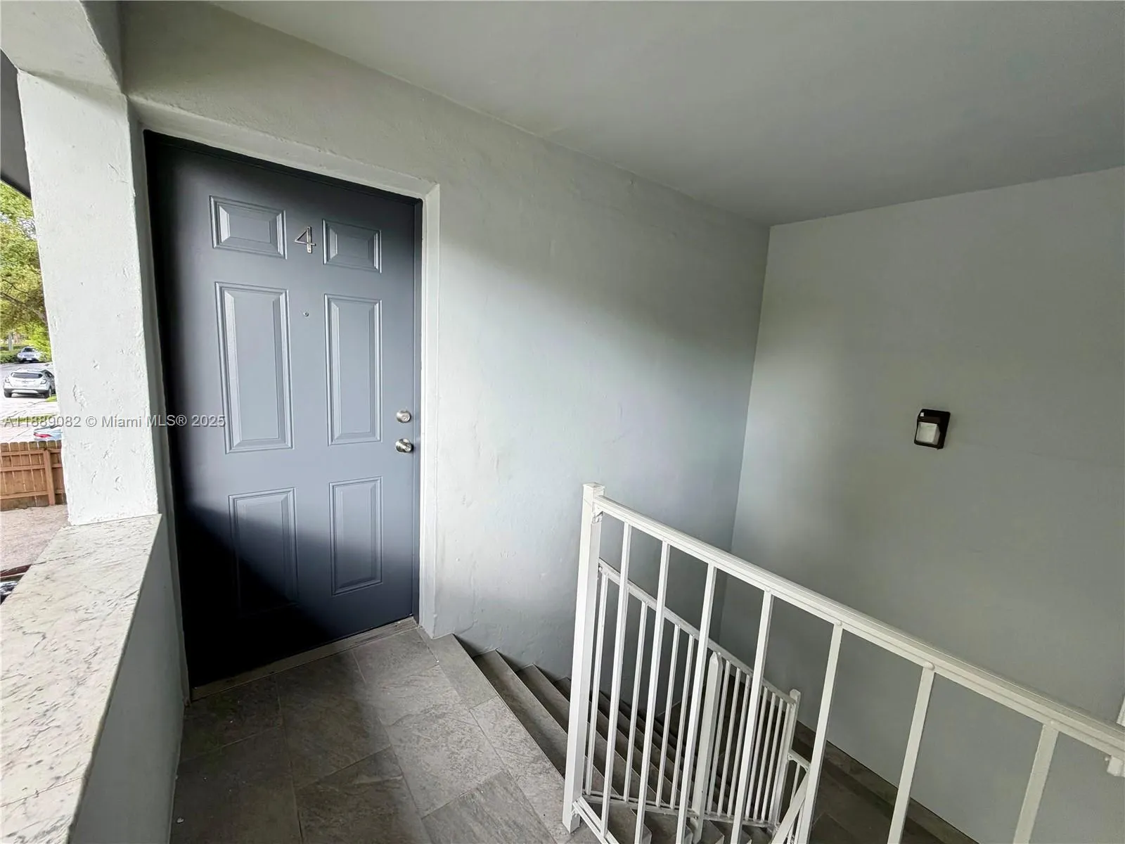 1305 NW 4th St, #4