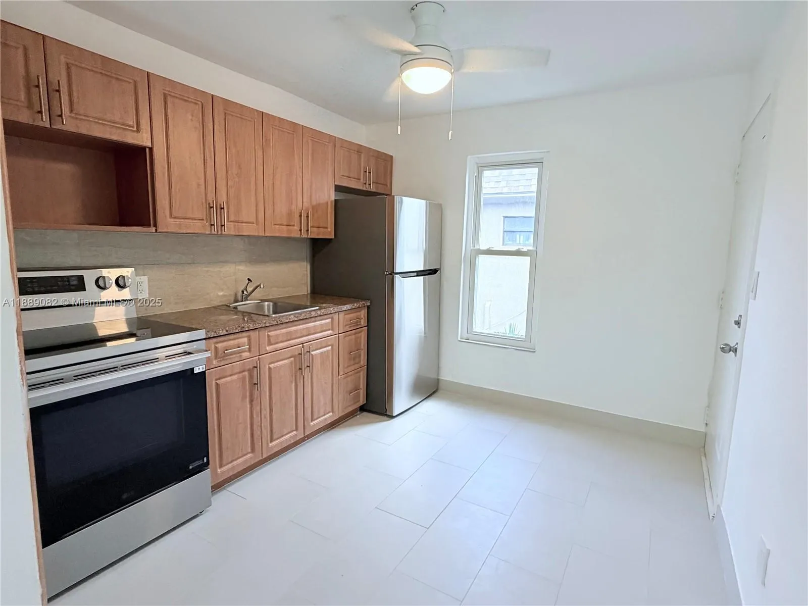 1305 NW 4th St, #4