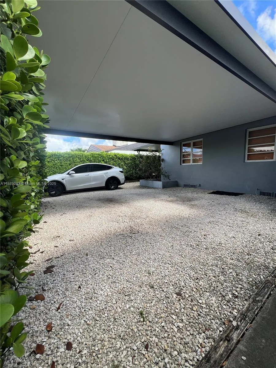 3160 SW 19th Ter