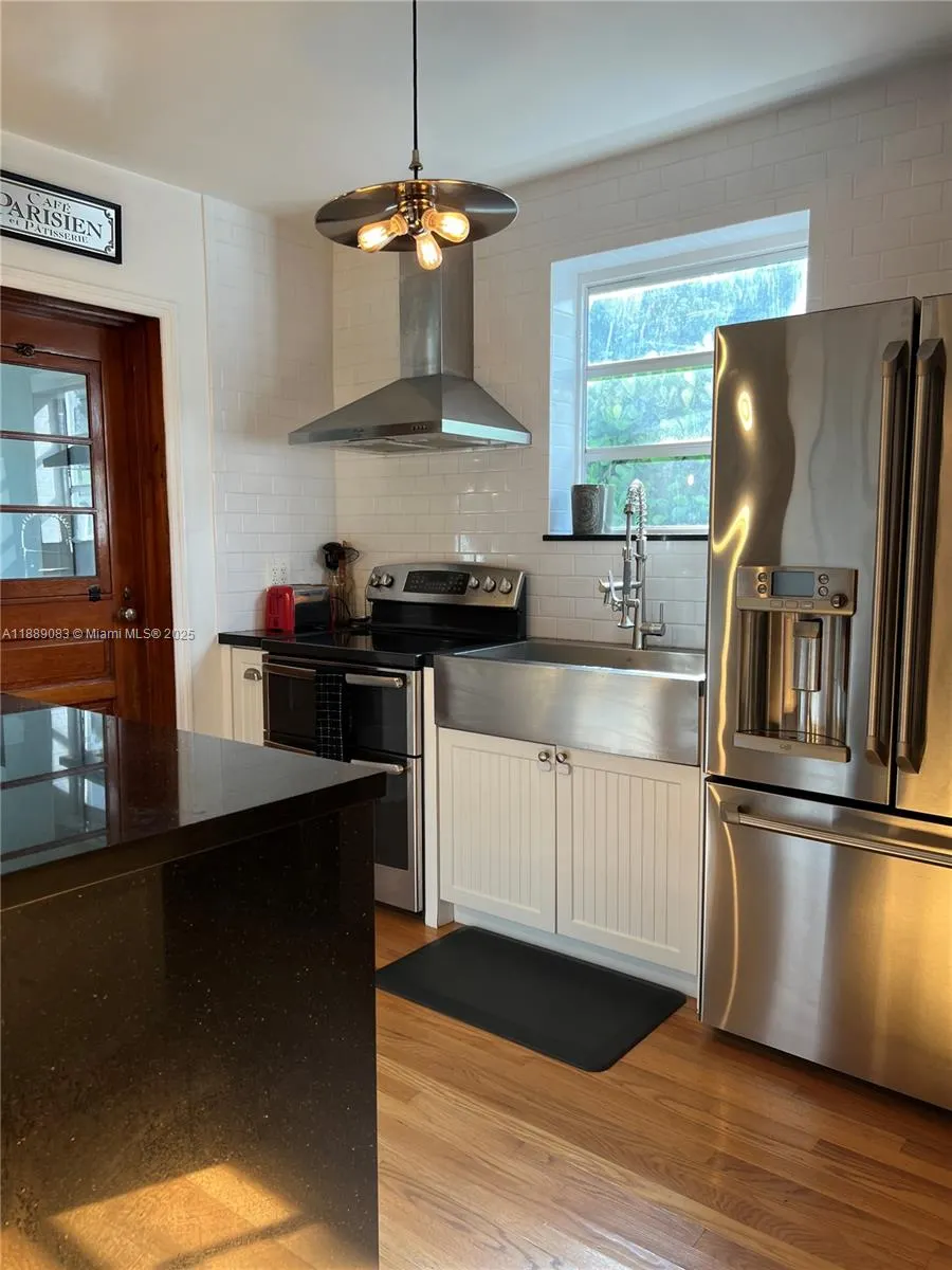 3160 SW 19th Ter