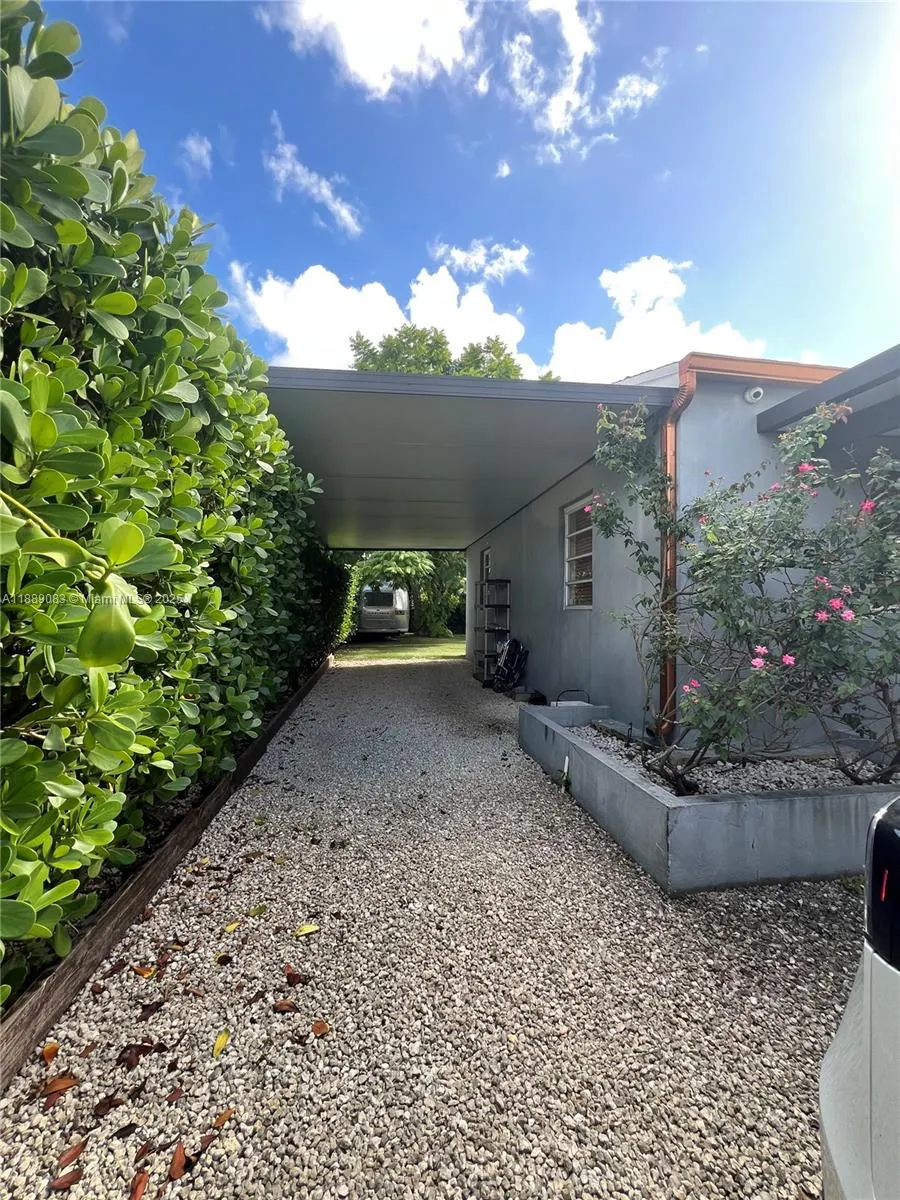 3160 SW 19th Ter