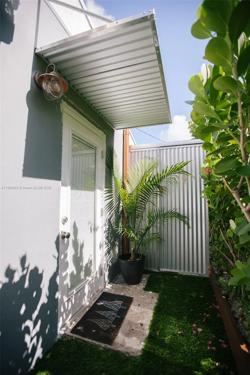 3160 SW 19th Ter