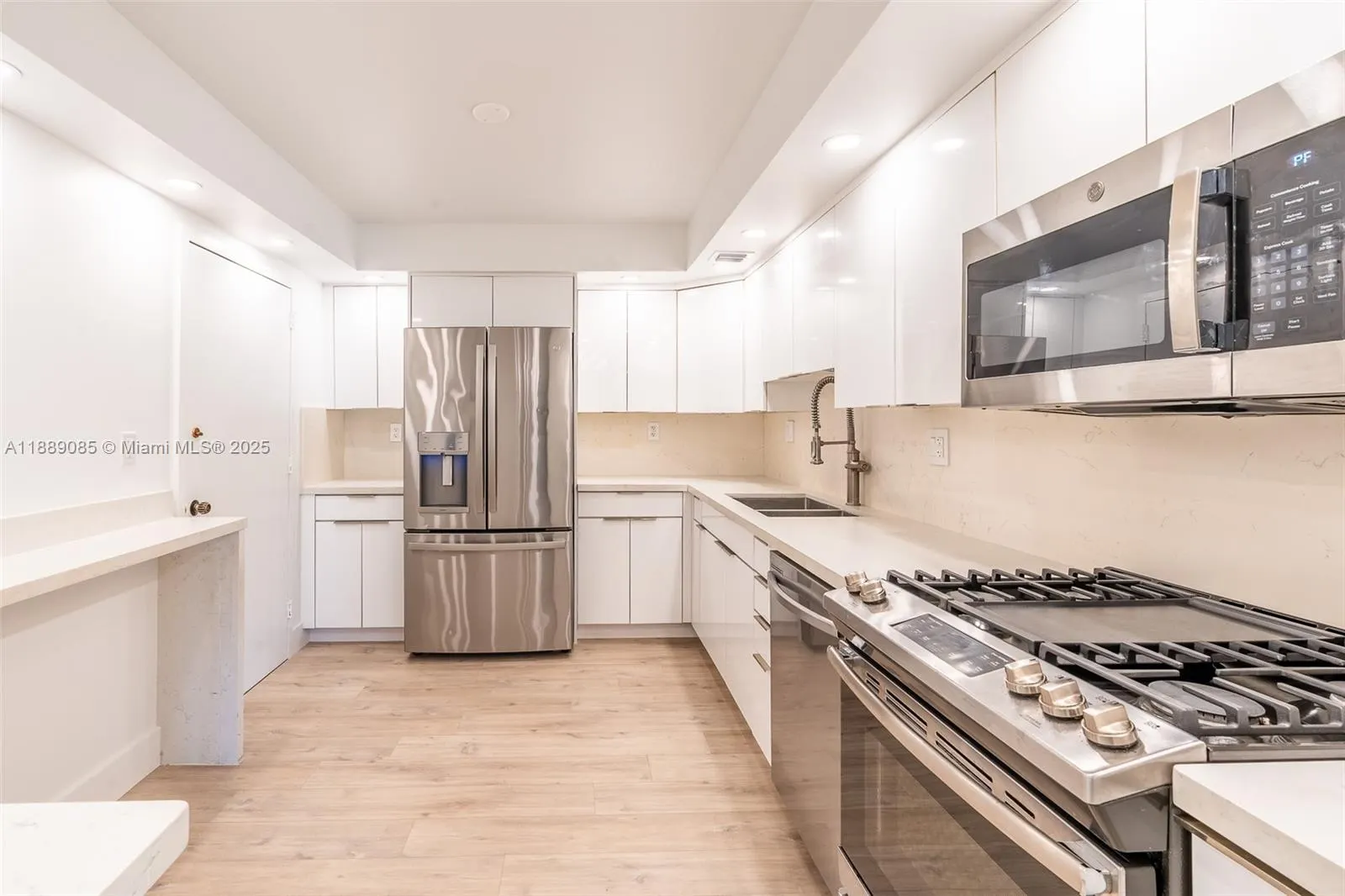 2030 S Ocean Dr, #1127