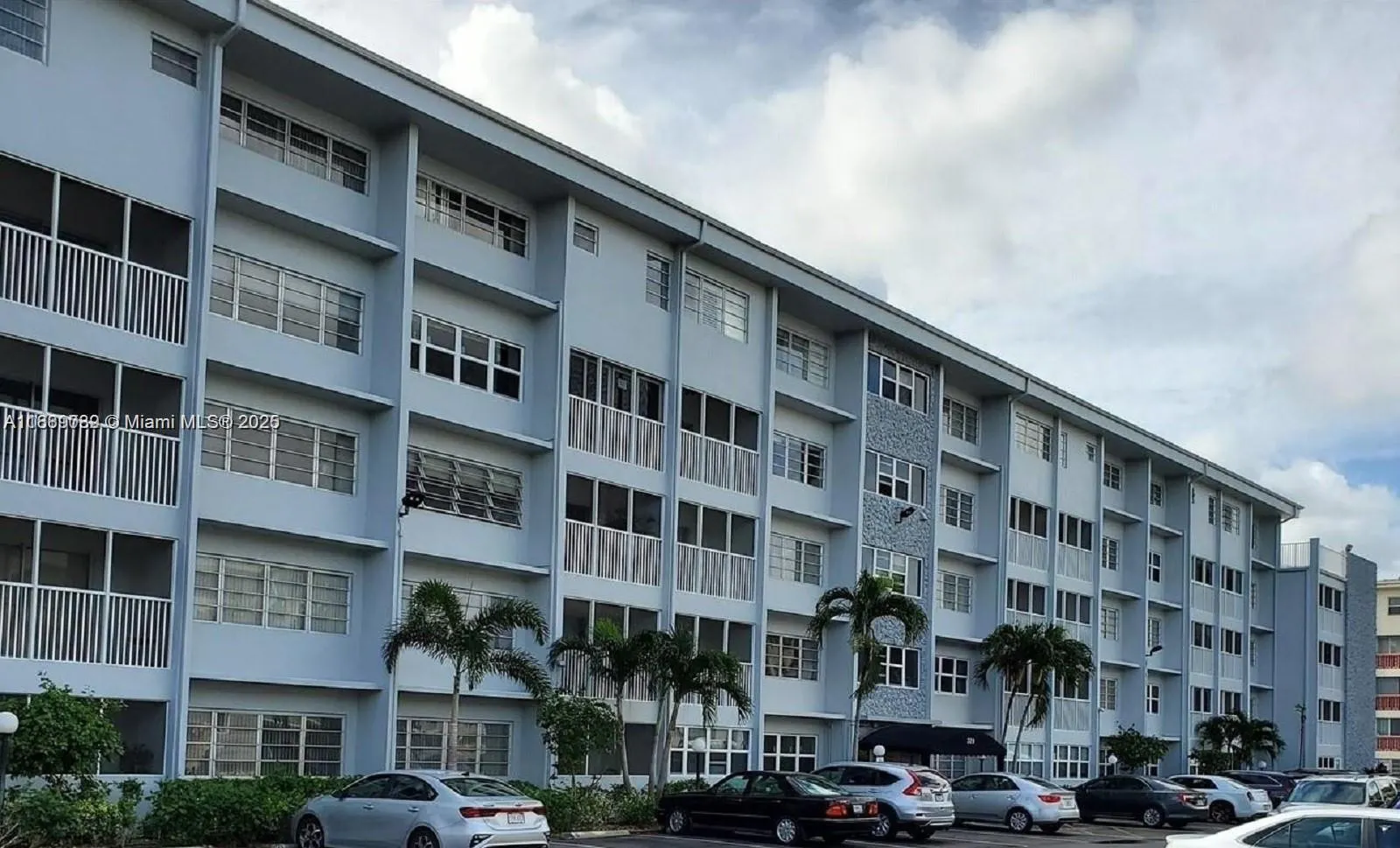 329 SE 3rd St, #305S