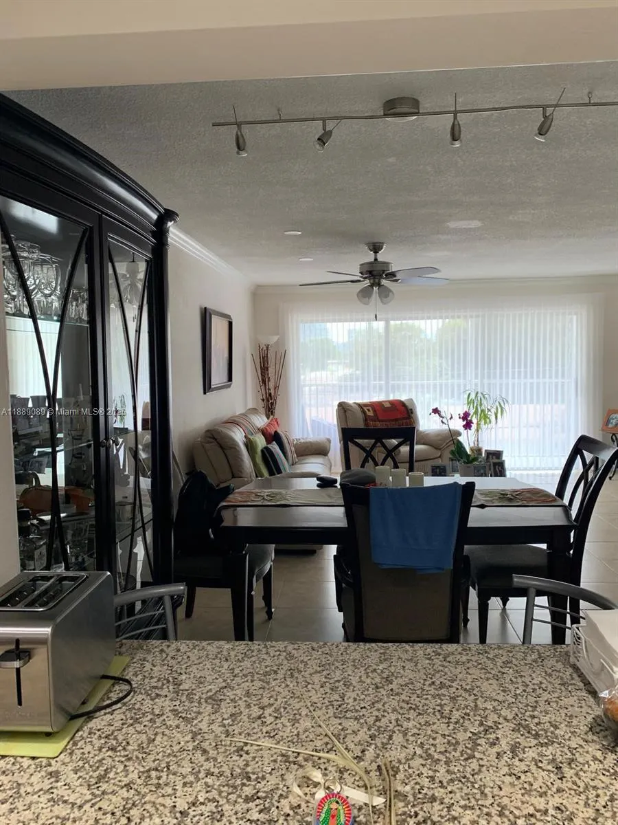 329 SE 3rd St, #305S