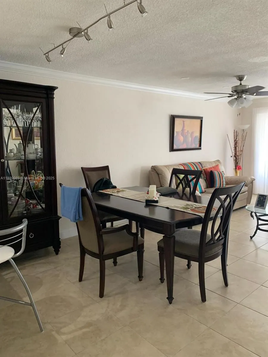 329 SE 3rd St, #305S