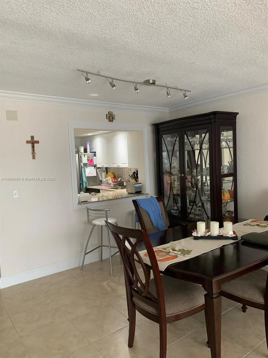 329 SE 3rd St, #305S