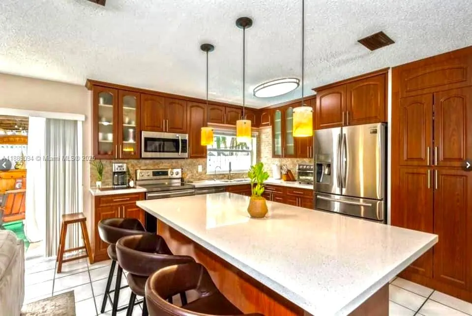 620 Royal Palm Way