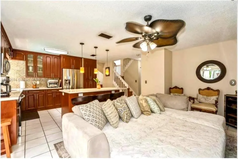 620 Royal Palm Way