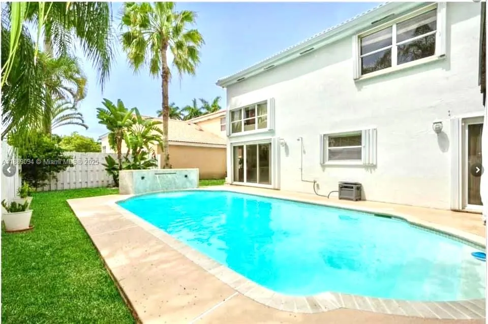 620 Royal Palm Way