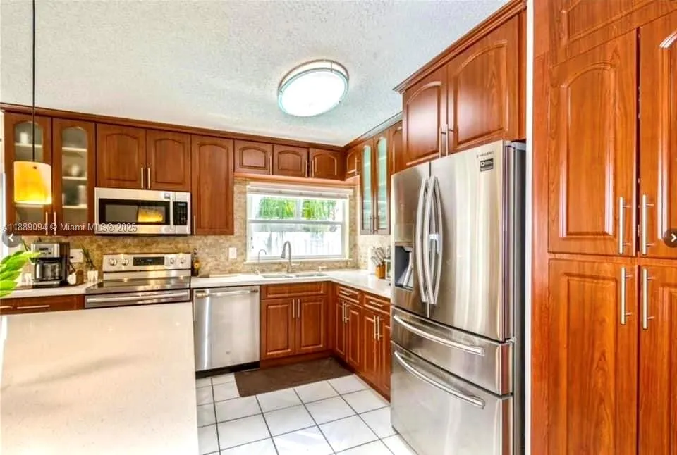 620 Royal Palm Way