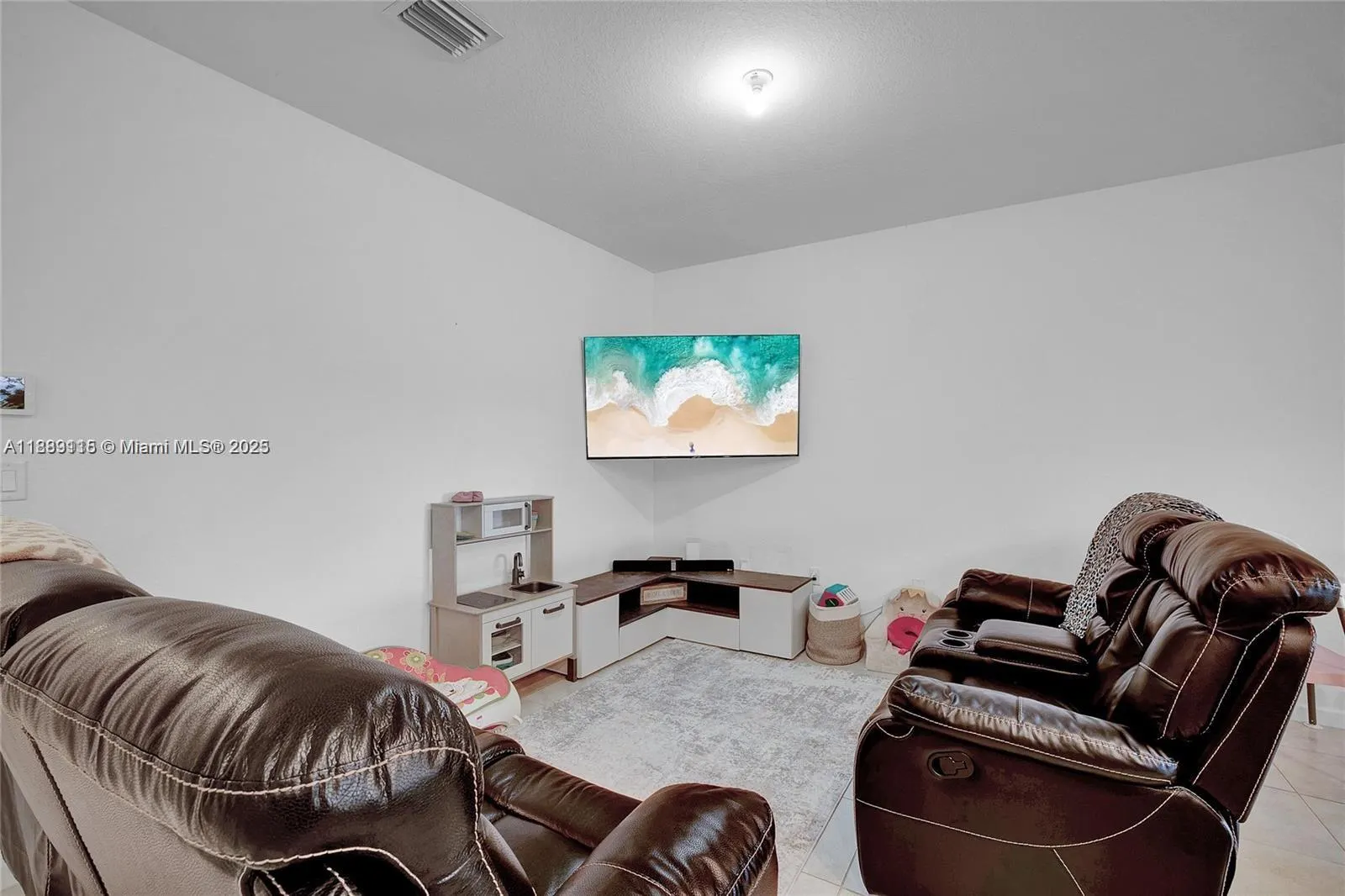 1160 SW 7th Ct