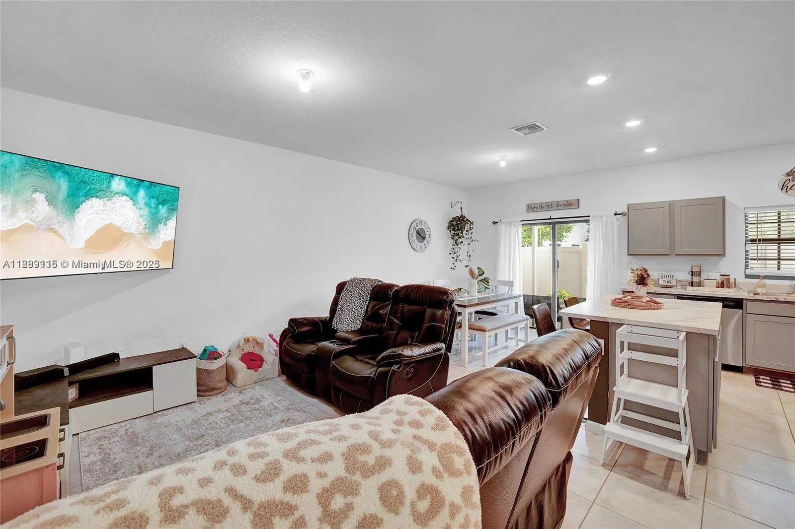 1160 SW 7th Ct