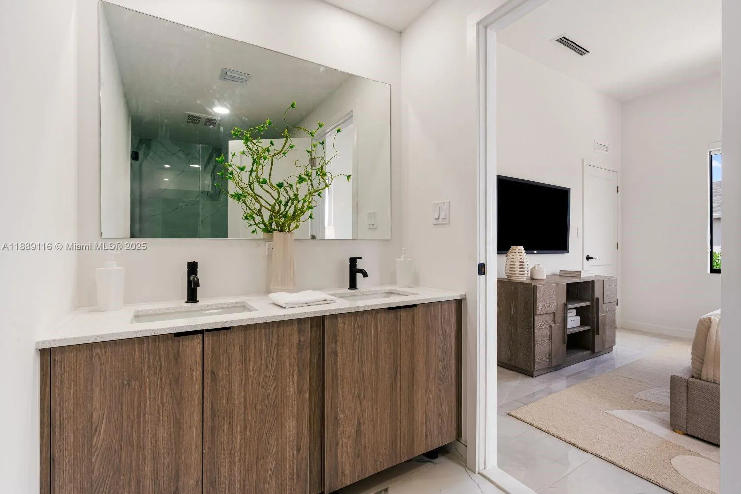 645 NW 13 Ct