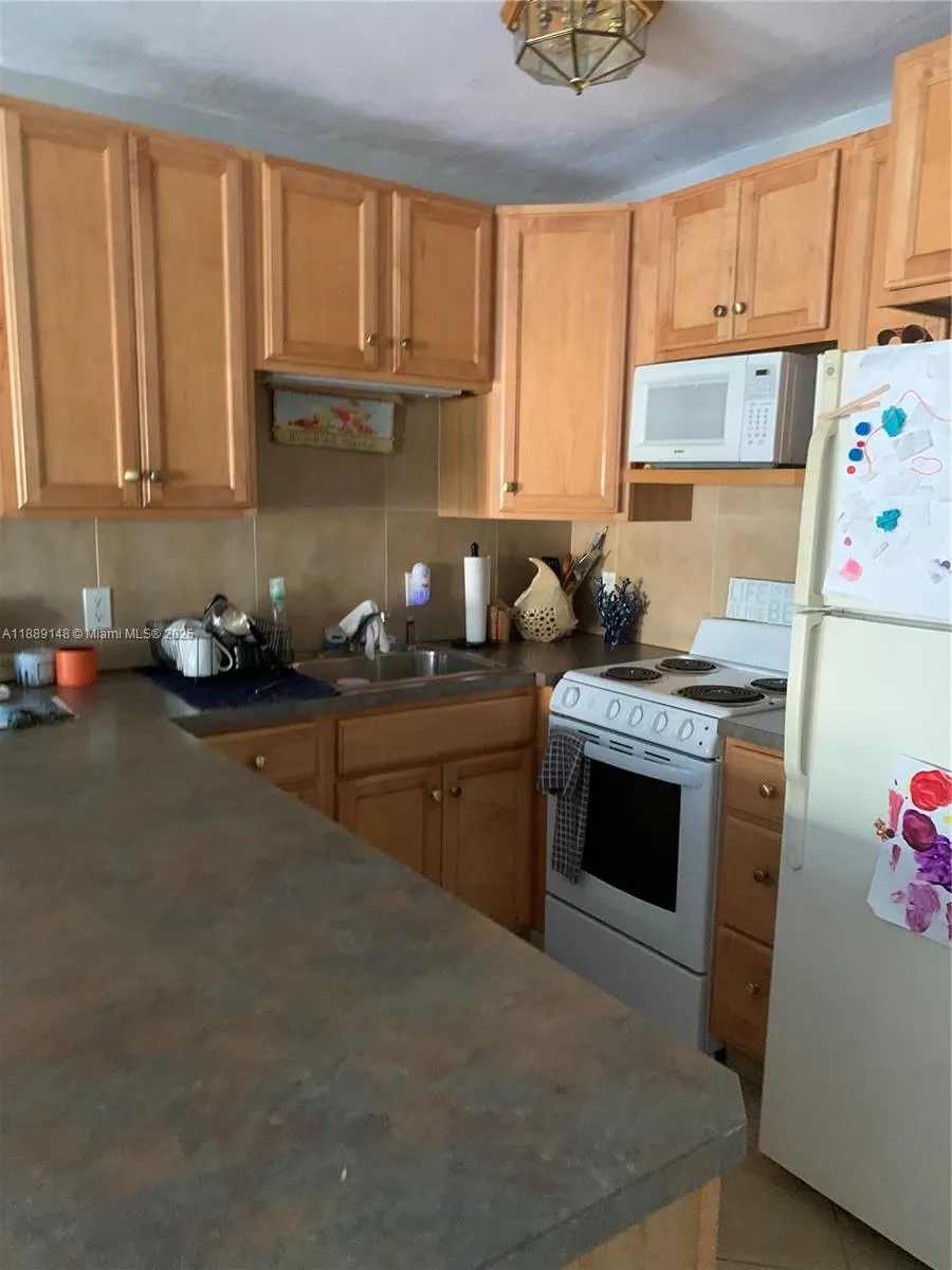 322 Taylor St, #2D