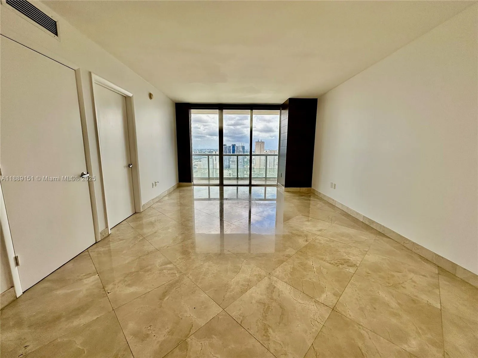 50 Biscayne Blvd, #4305