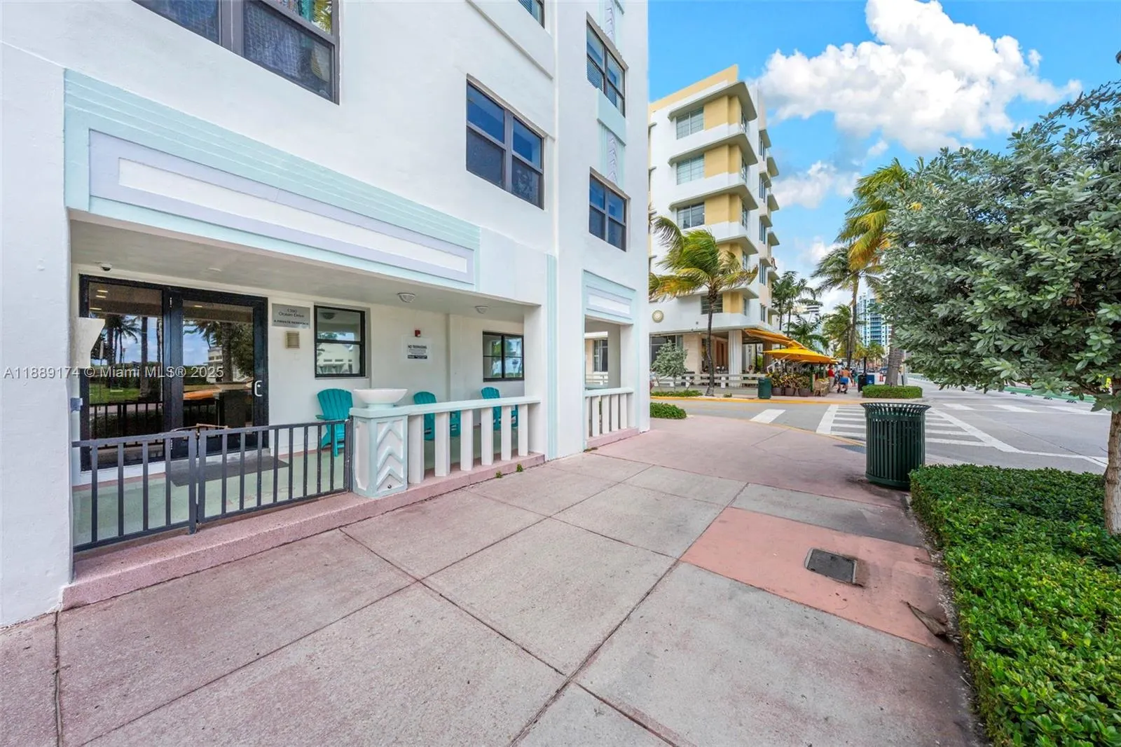 1390 Ocean Dr, #202