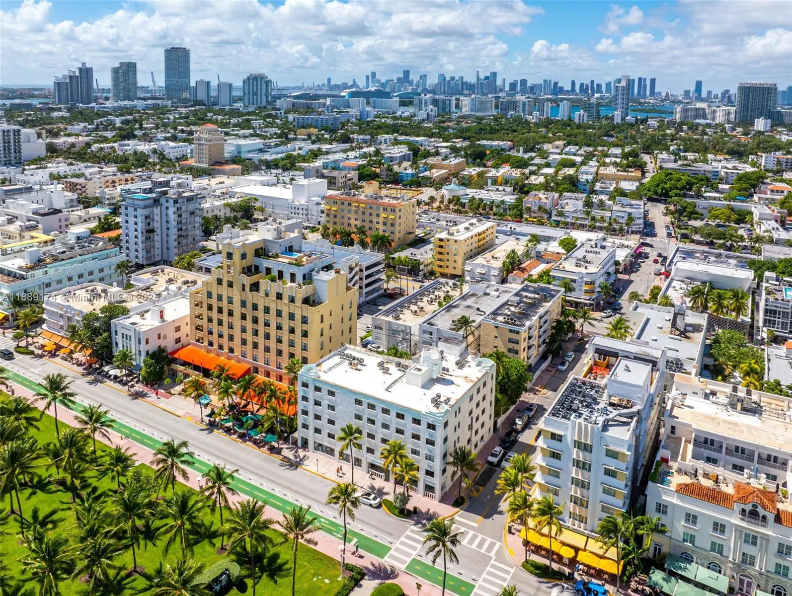 1390 Ocean Dr, #202