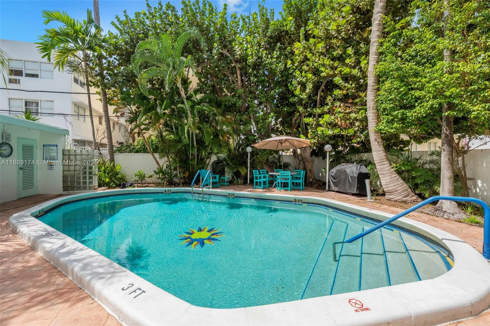 1390 Ocean Dr, #202