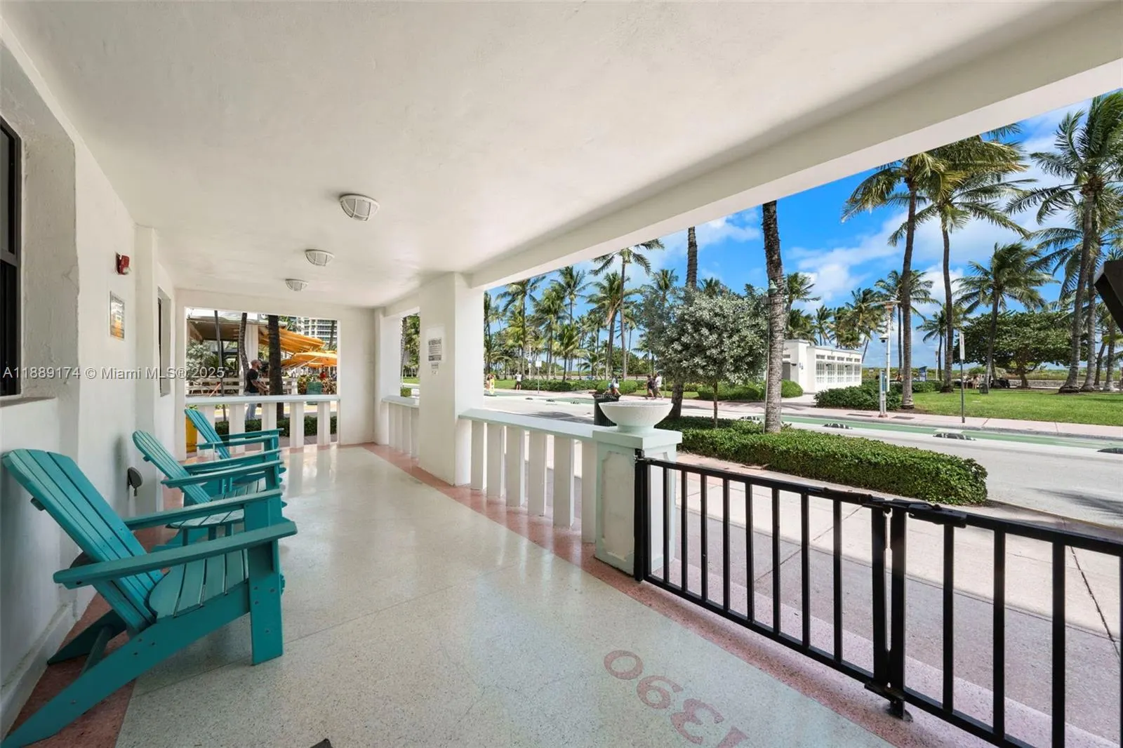 1390 Ocean Dr, #202