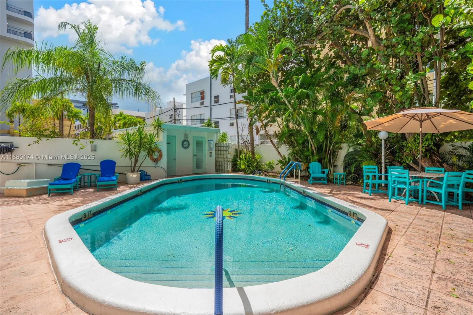 1390 Ocean Dr, #202