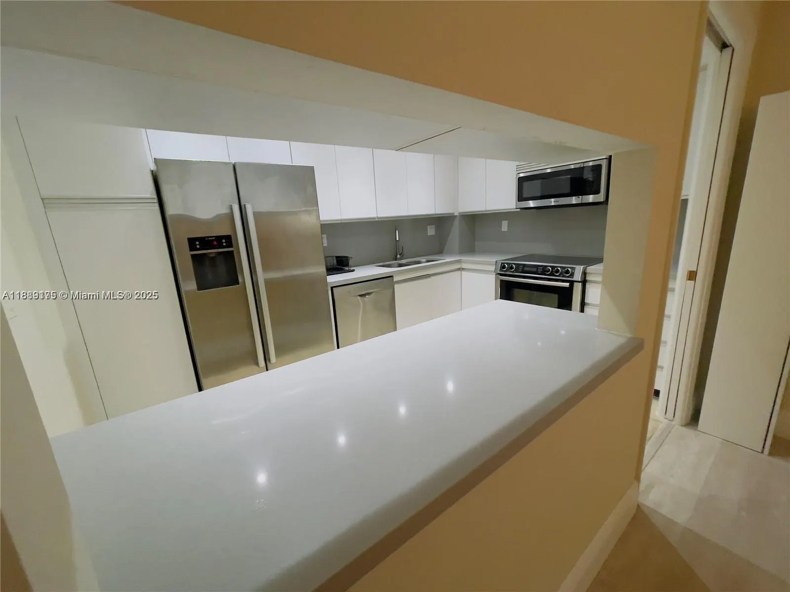 2000 Towerside, #309