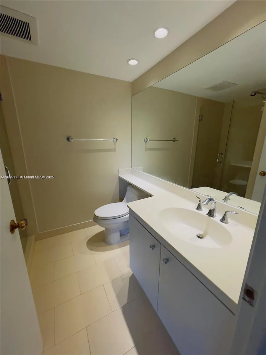 2000 Towerside, #309