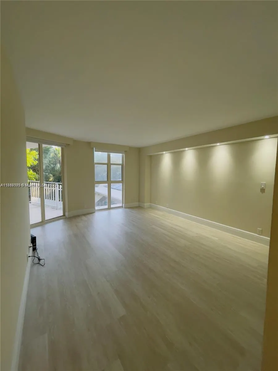 2000 Towerside, #309