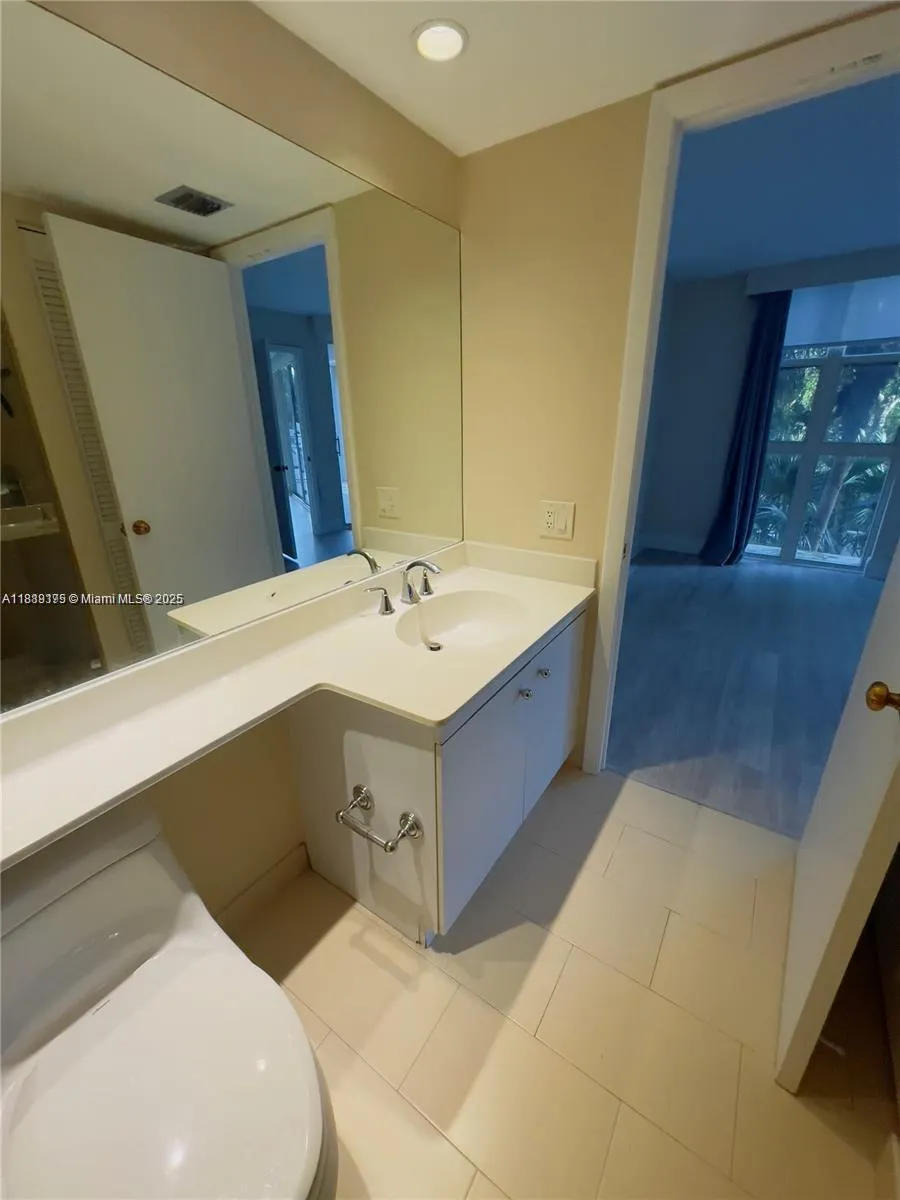 2000 Towerside, #309