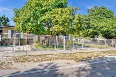 10428 NW 5th Ave