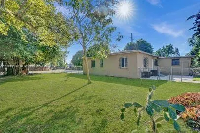 10428 NW 5th Ave