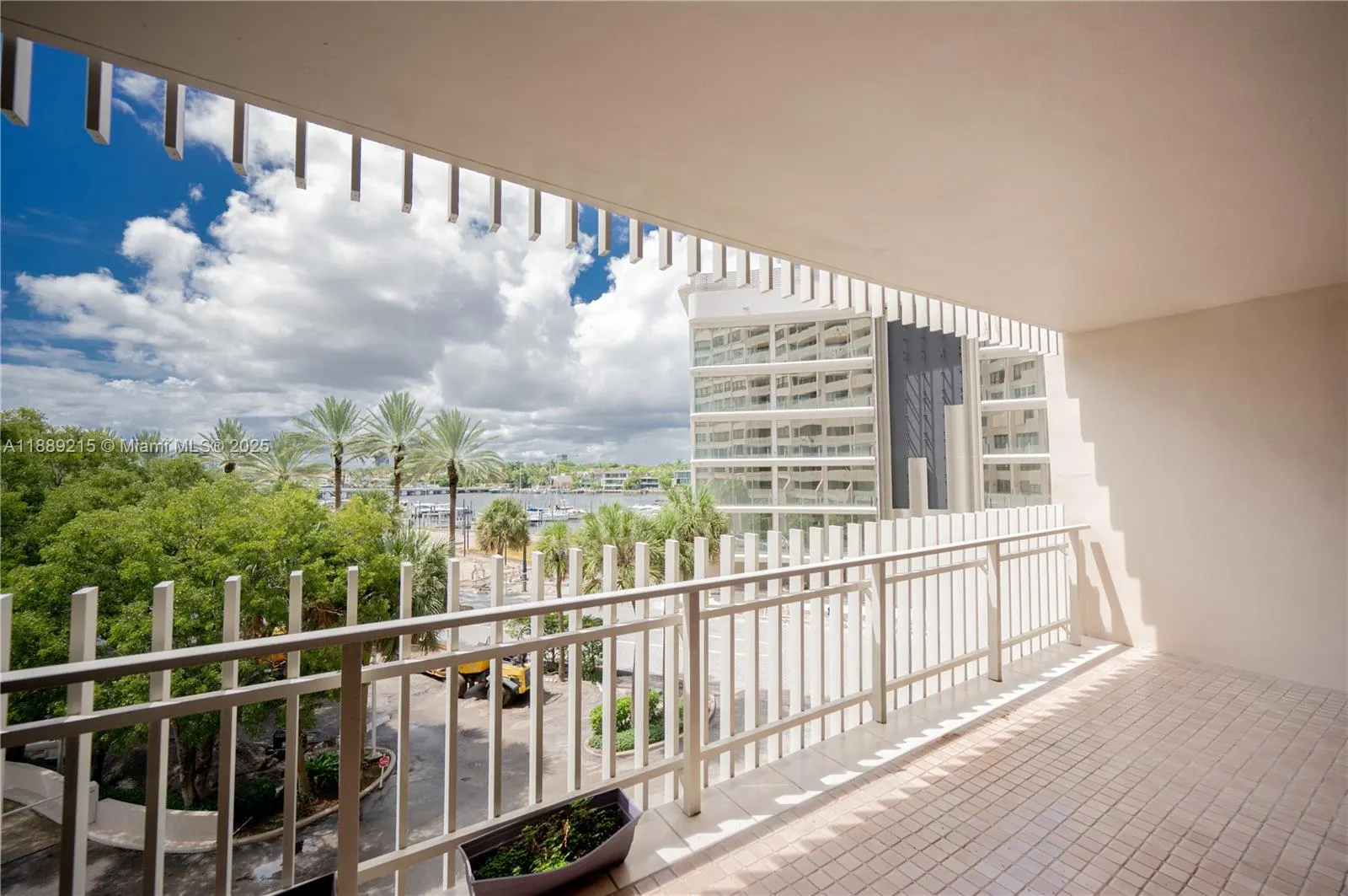 3 Grove Isle Dr, #C308