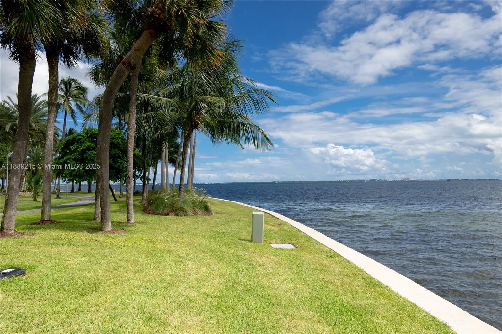 3 Grove Isle Dr, #C308