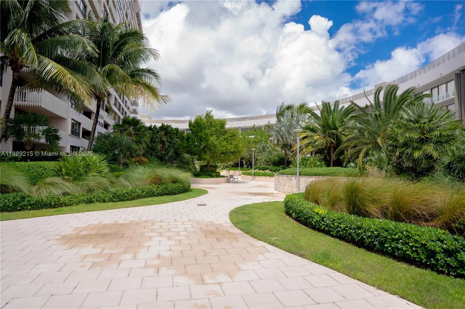 3 Grove Isle Dr, #C308