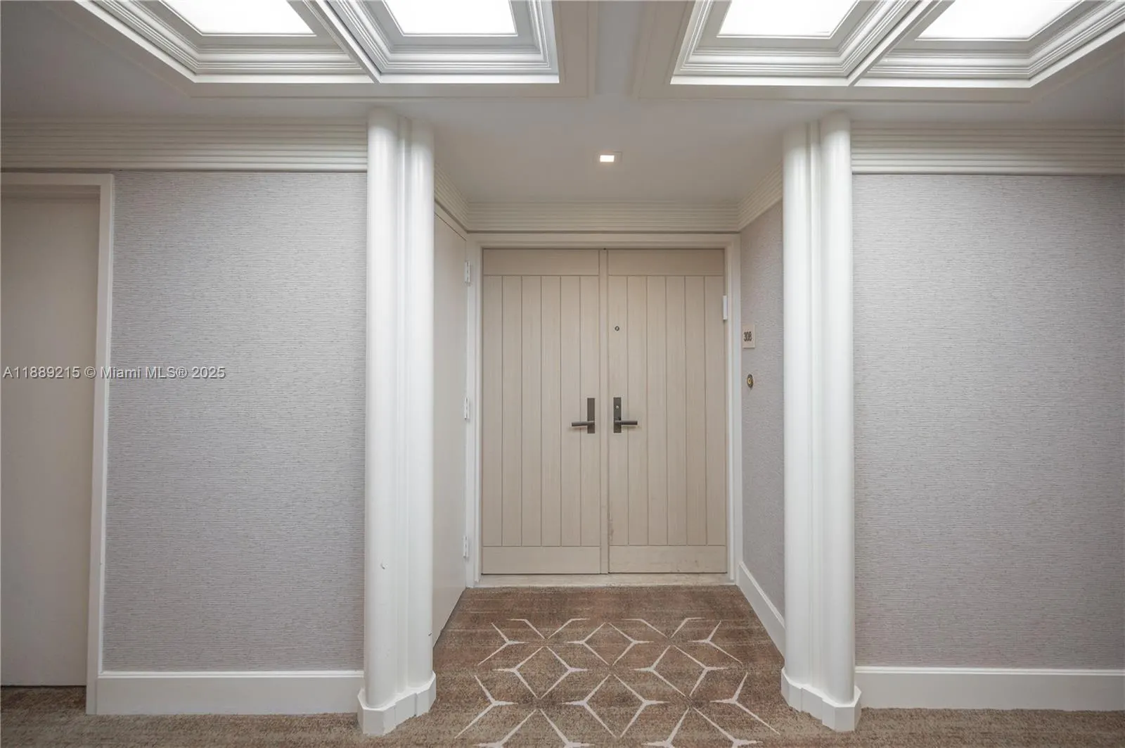 3 Grove Isle Dr, #C308