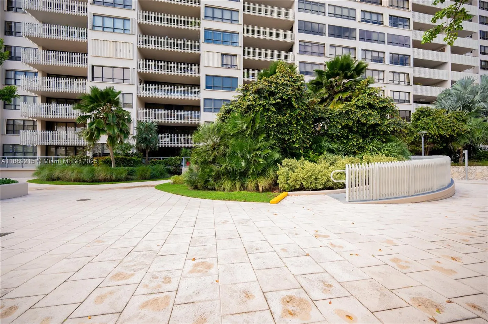 3 Grove Isle Dr, #C308