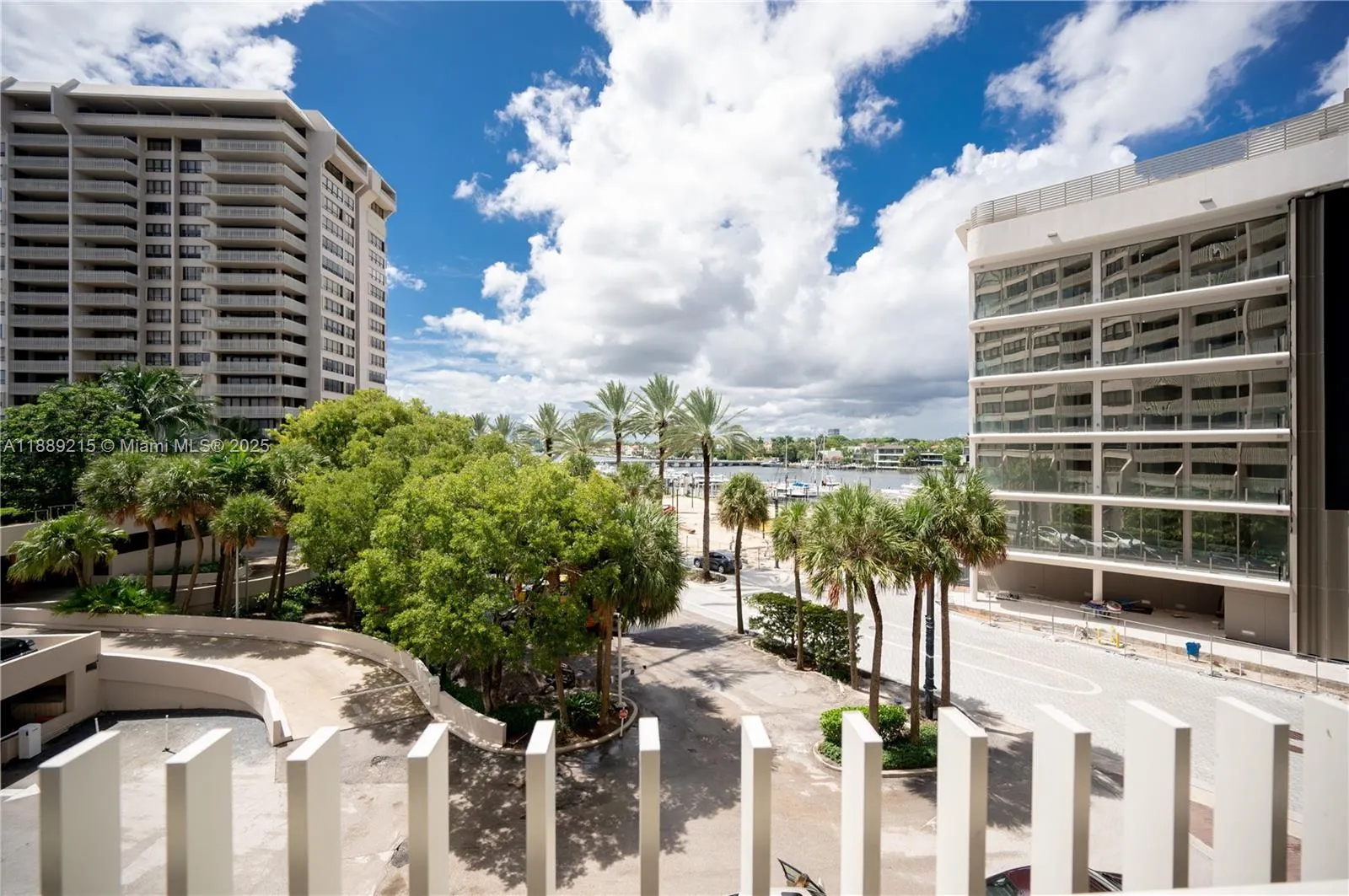 3 Grove Isle Dr, #C308