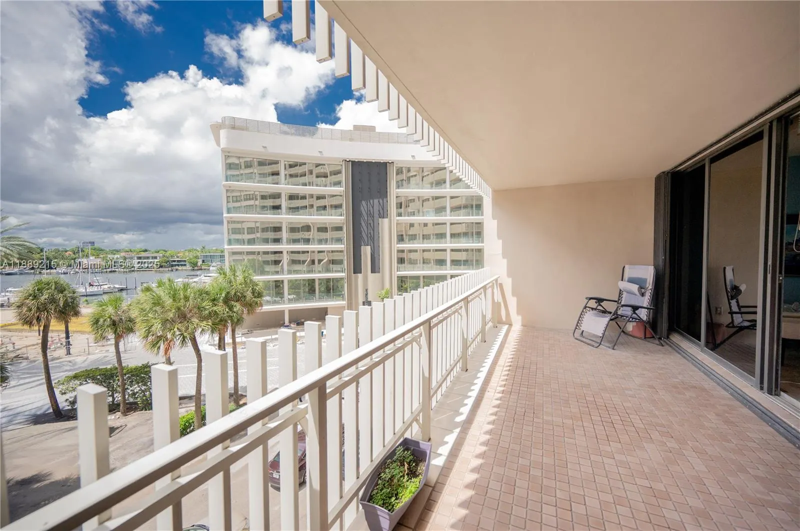 3 Grove Isle Dr, #C308