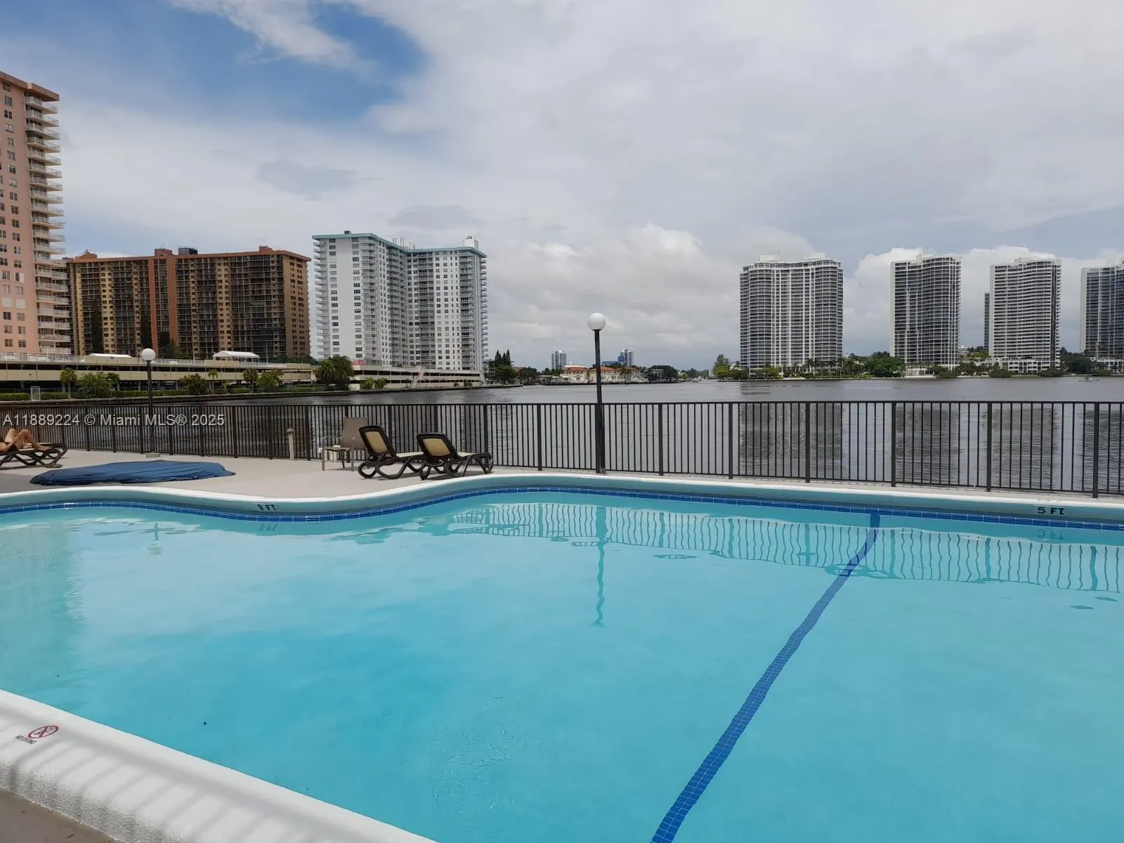 17500 N Bay Rd, #S308