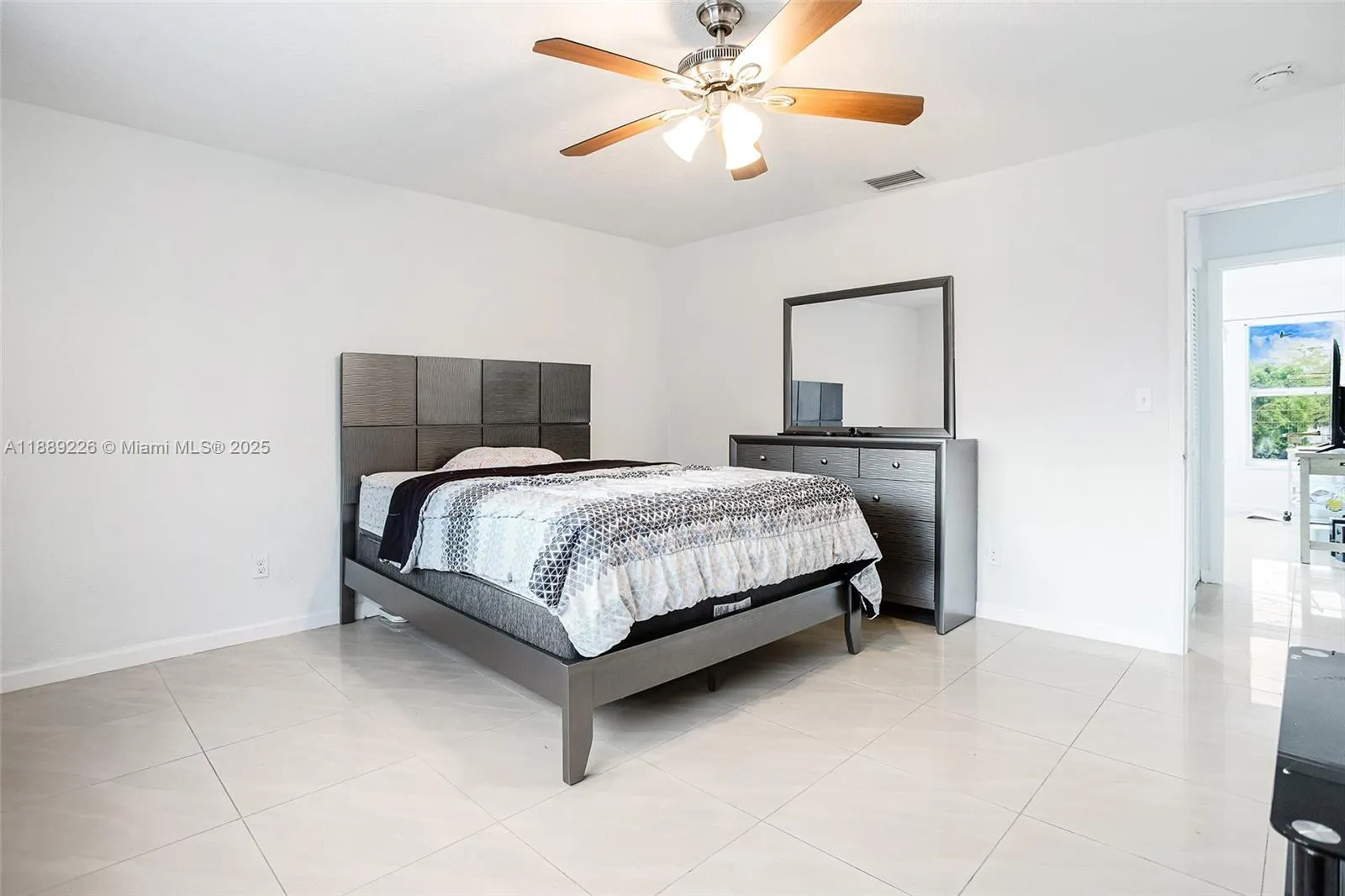 7000 W 15th Ct