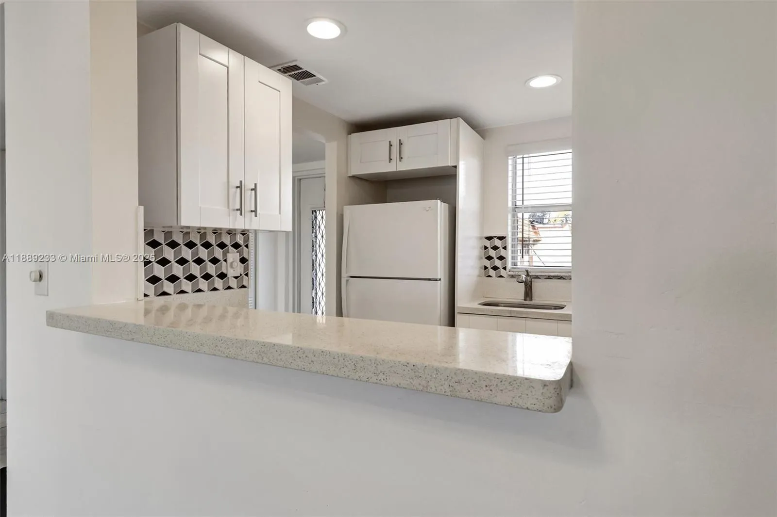 9010 Sunrise Lakes Blvd, #306