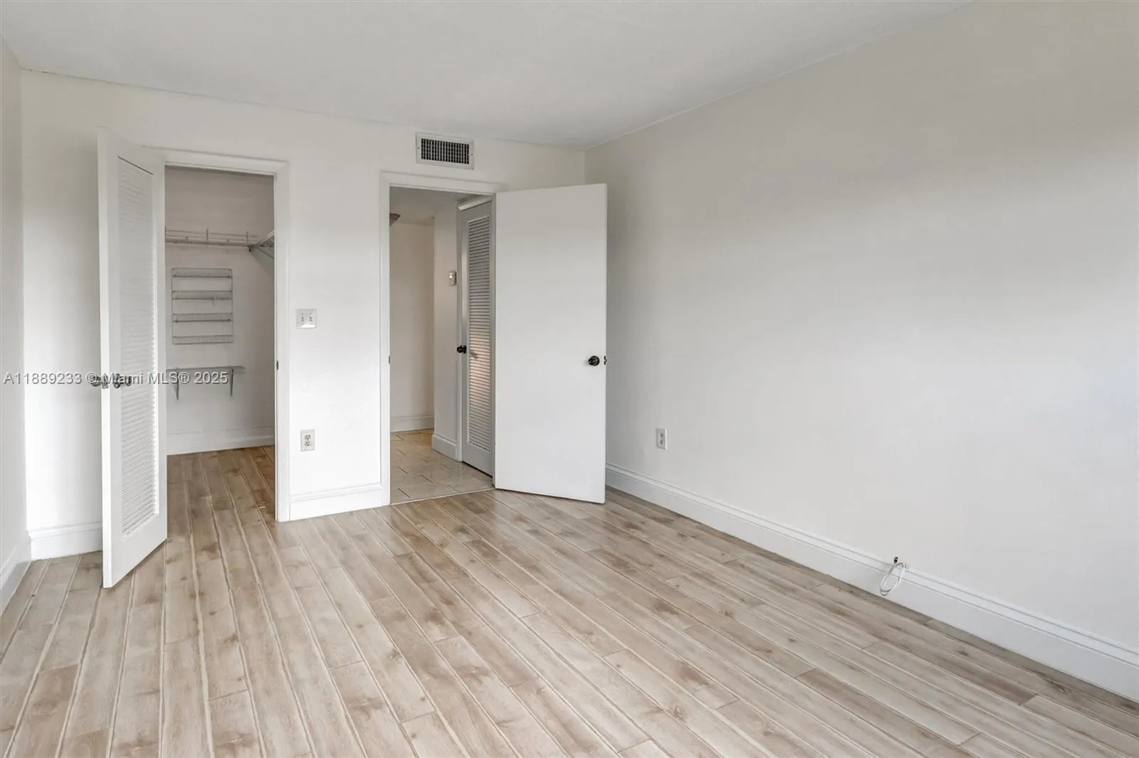 9010 Sunrise Lakes Blvd, #306