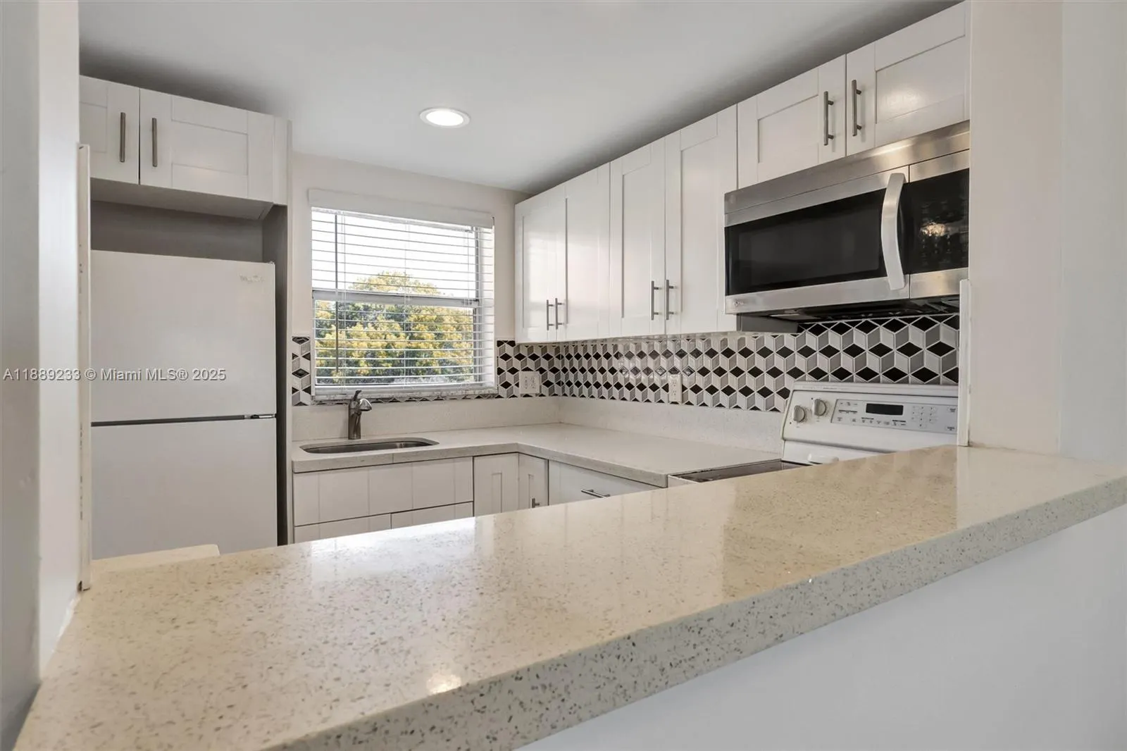 9010 Sunrise Lakes Blvd, #306