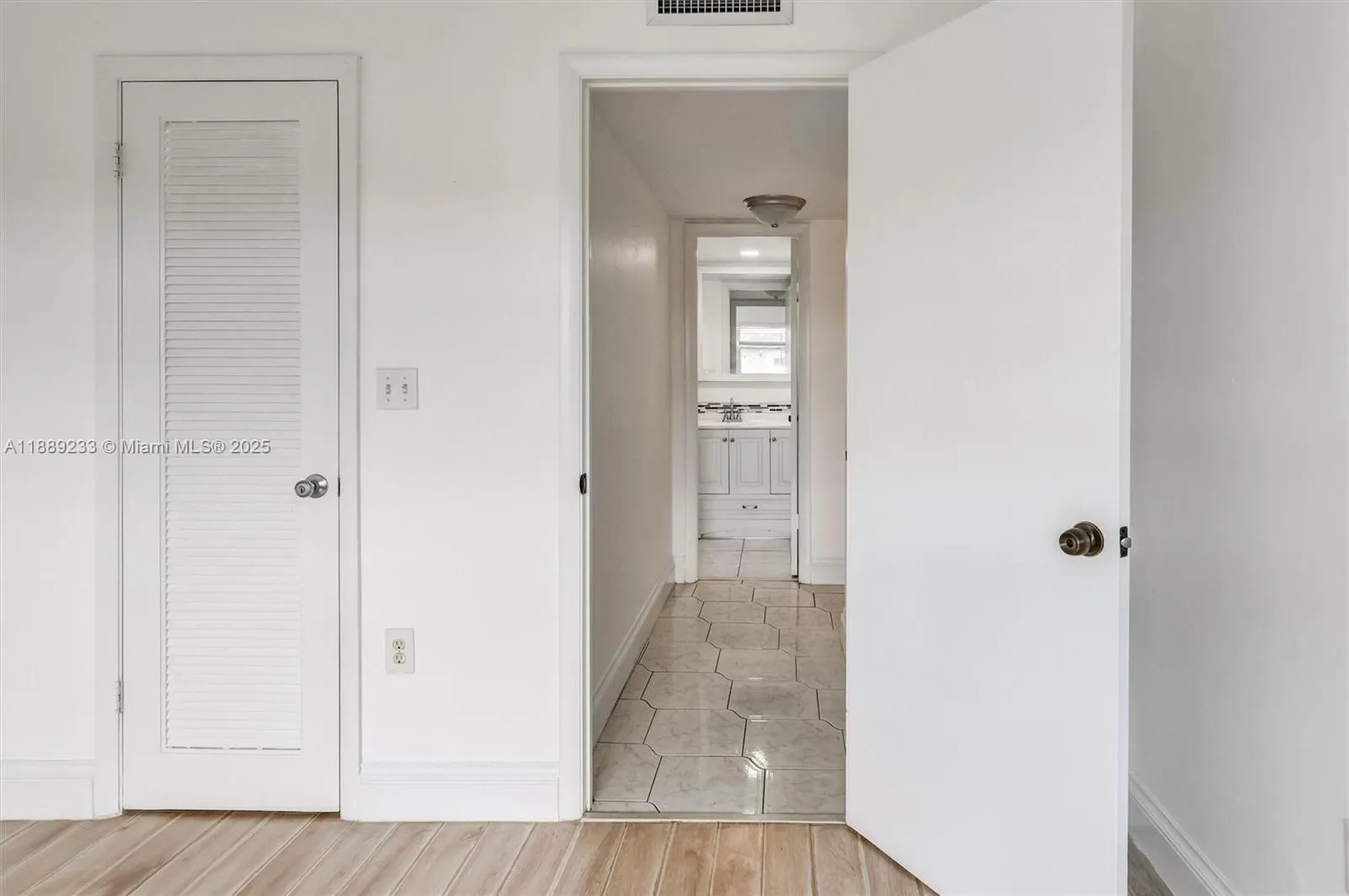9010 Sunrise Lakes Blvd, #306