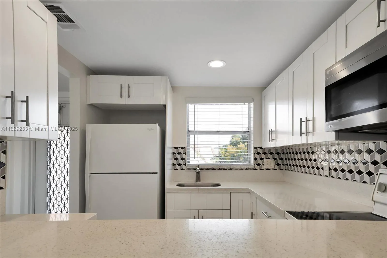 9010 Sunrise Lakes Blvd, #306