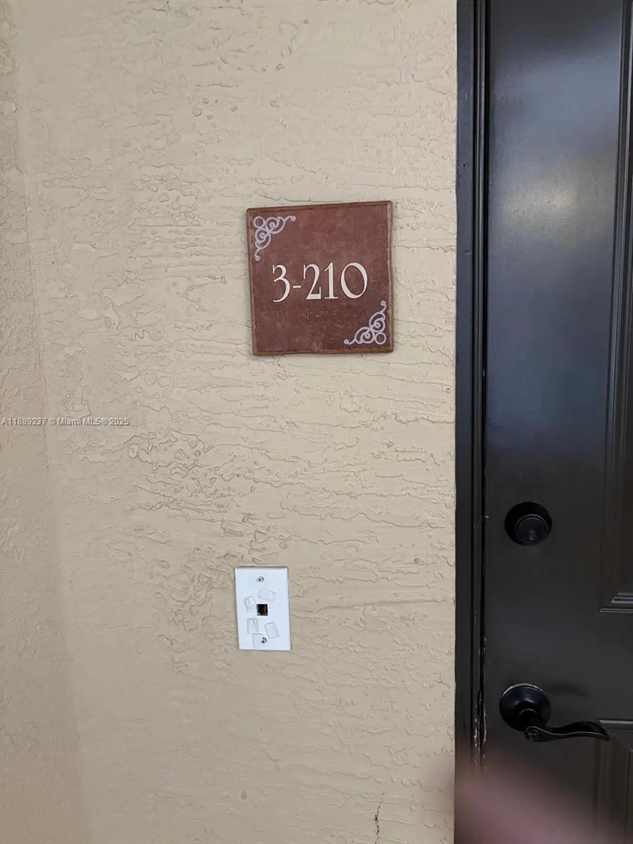 2900 NW 125th Ave, #3-210