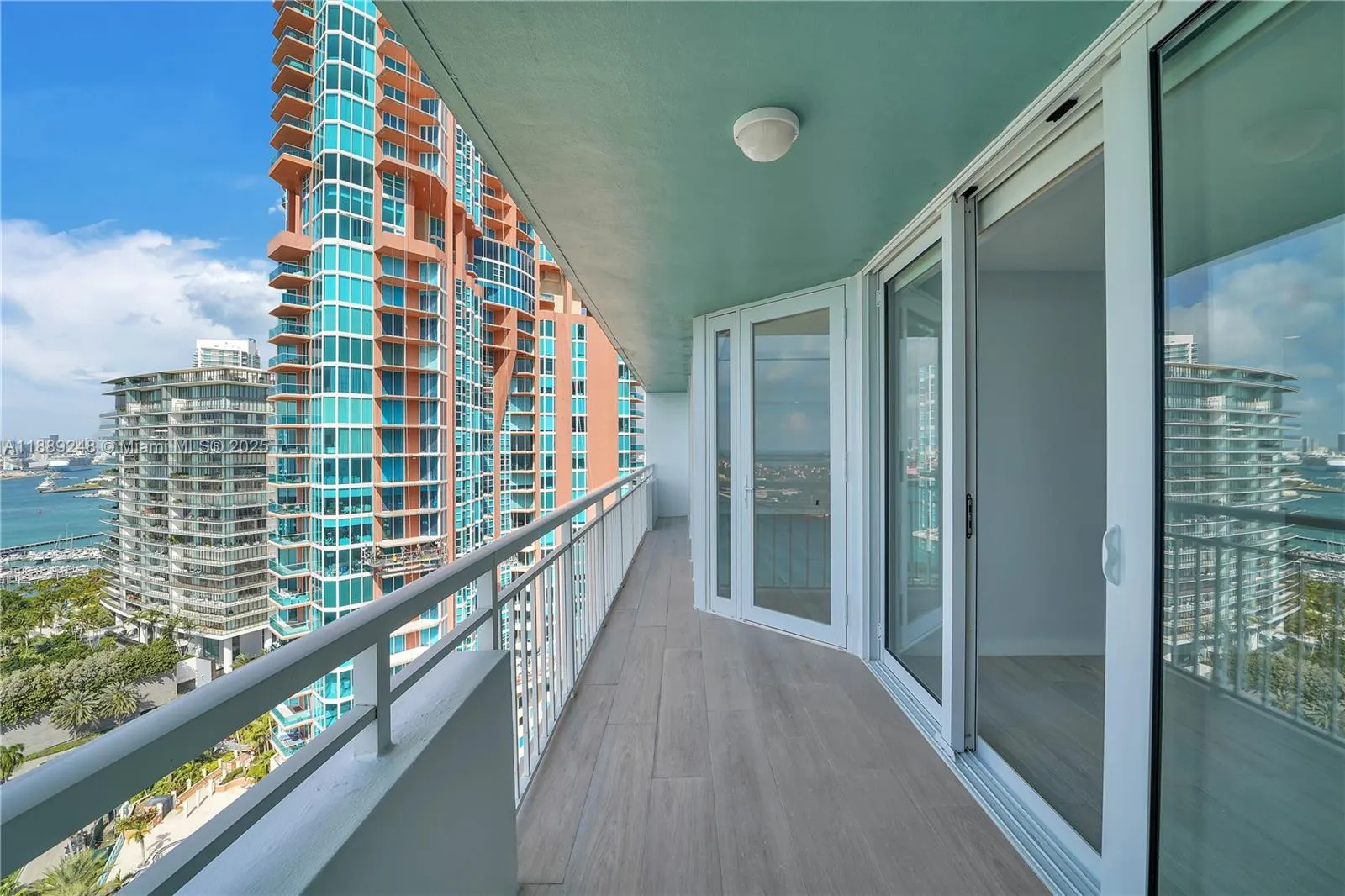 400 S Pointe Dr, #2305