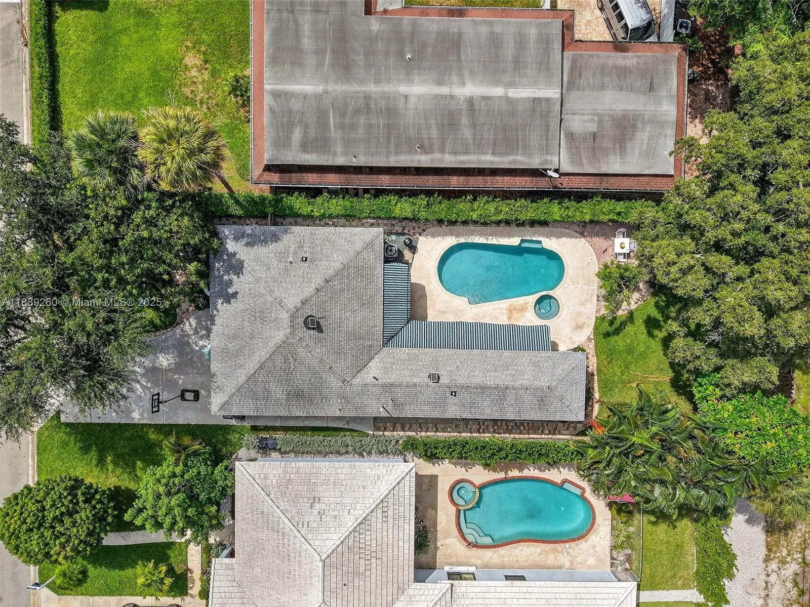 1027 S Palmway