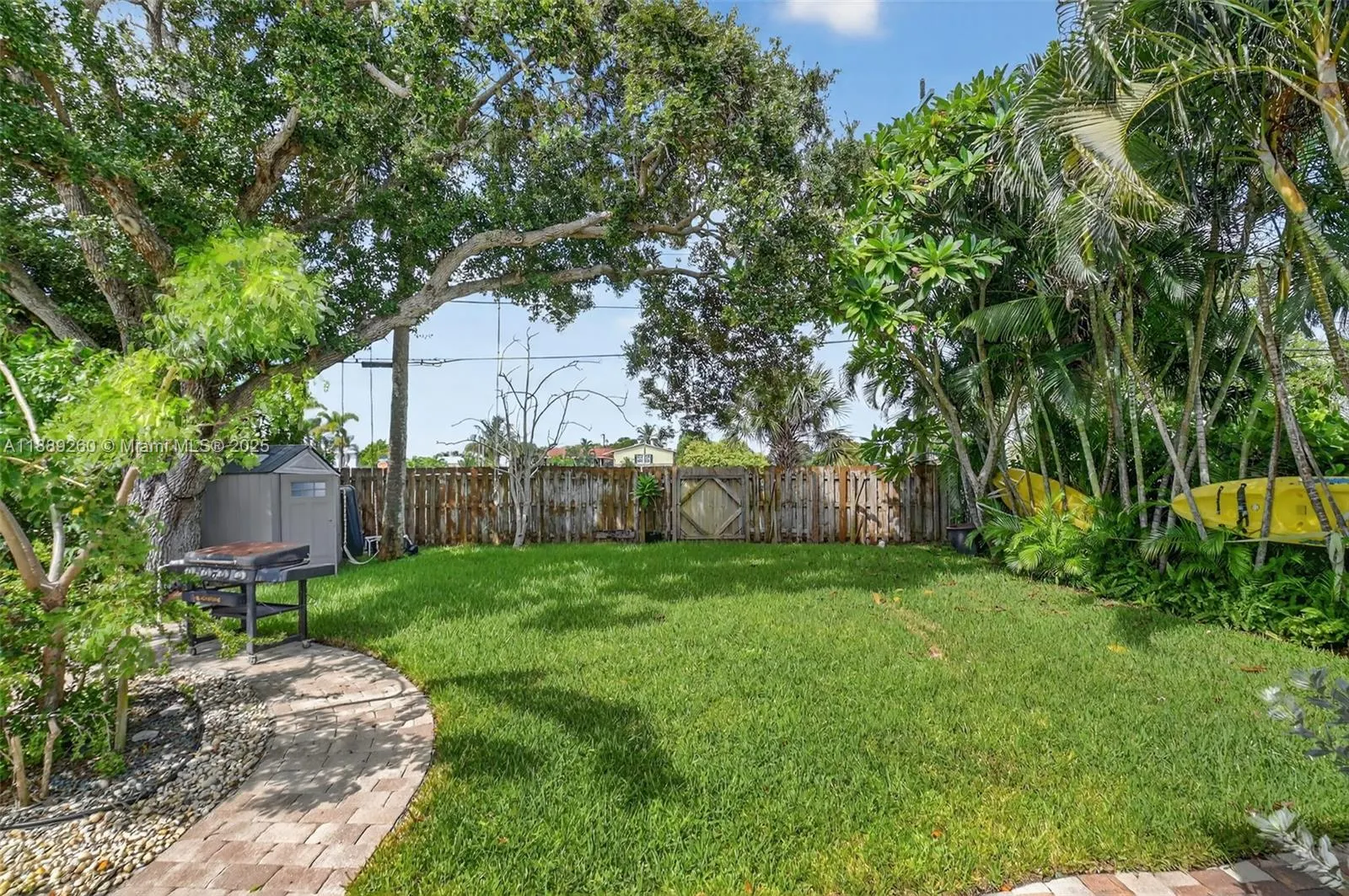 1027 S Palmway